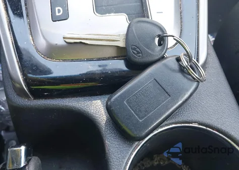 2013 Hyundai Elantra Limited z USA, uszkodzony, nr VIN KMHDH4AE9DU662634